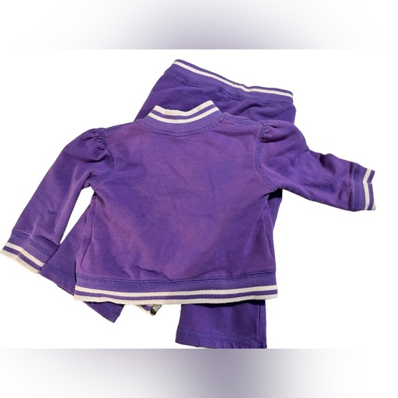 Nike Sweat Suit Top and Bottom Set - Picture 4 of 9